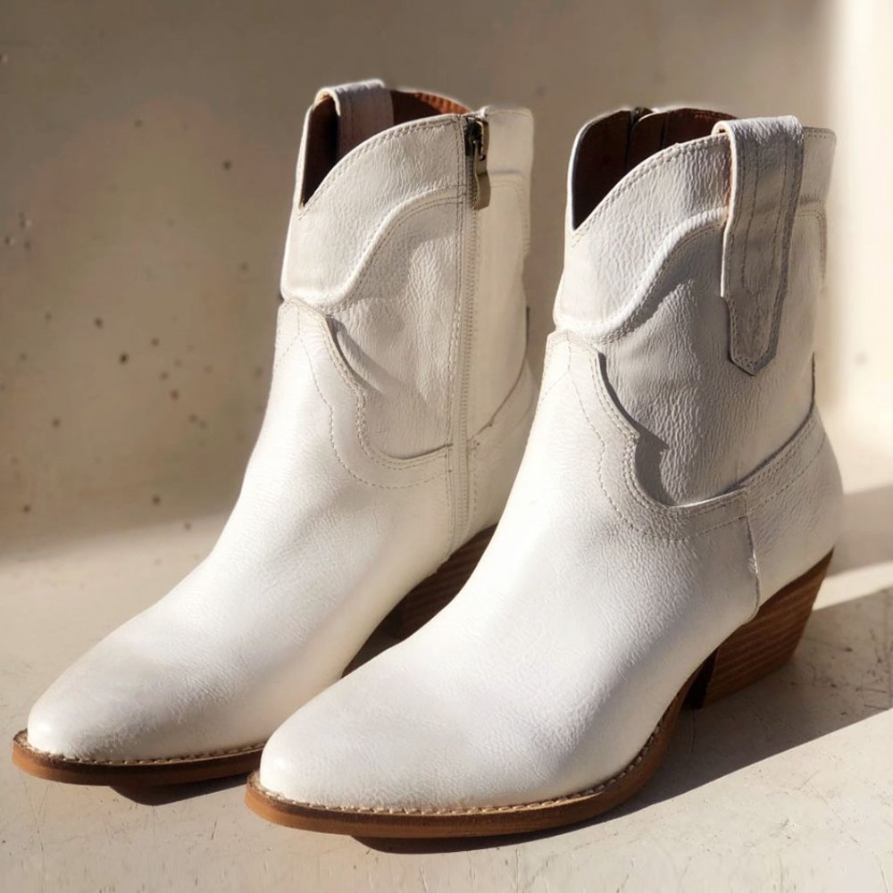 BARELY WORN Distressed Pointy Toe Block Heel Western Ankle Boots Off White